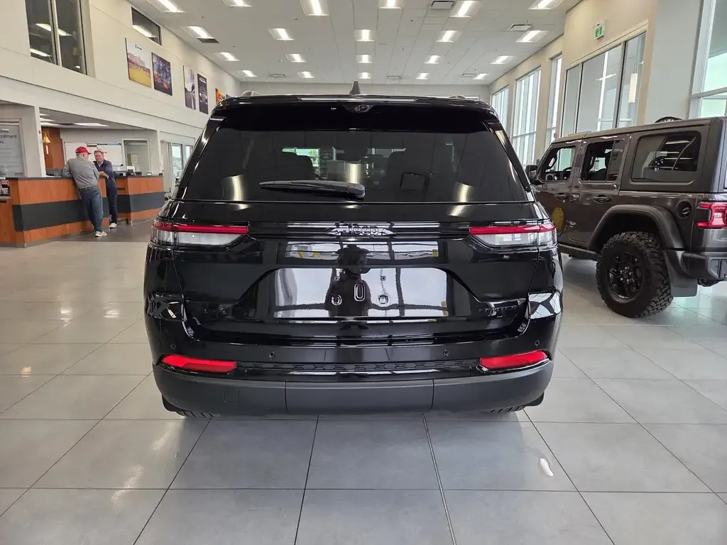 Jeep Grand Cherokee 2025 photo 4
