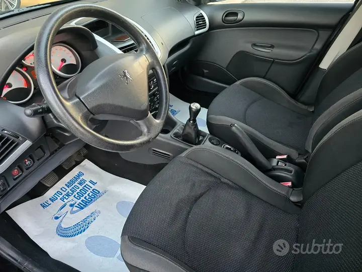 Peugeot 206 2010 photo 5