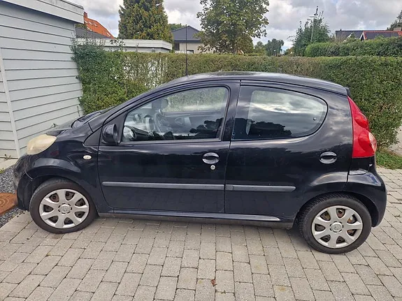 Peugeot 107 2007 photo 2