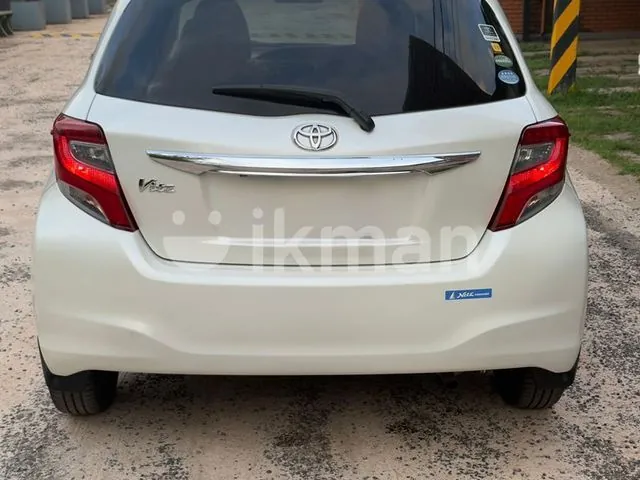 Toyota Vitz 2017 photo 4