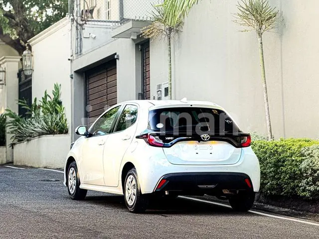 Toyota Yaris 2024 photo 2