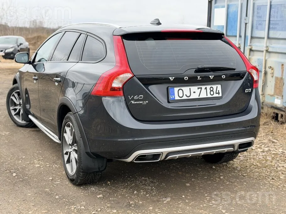 Volvo V60 2016 photo 2