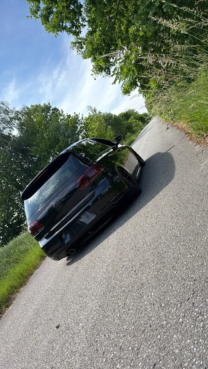 Volkswagen Golf 2010 photo 2