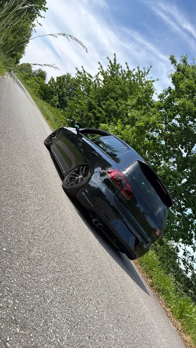 Volkswagen Golf 2010 photo 3