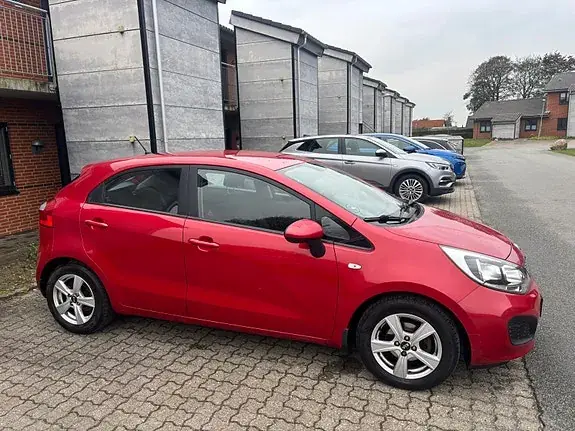 Kia Rio 2013 photo 4