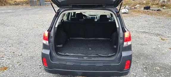 Subaru Outback 2010 photo 5