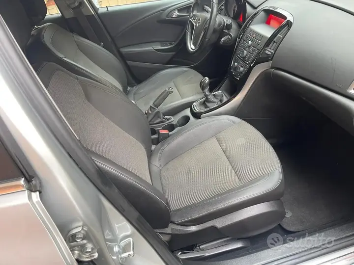 Opel Astra 2015 photo 3