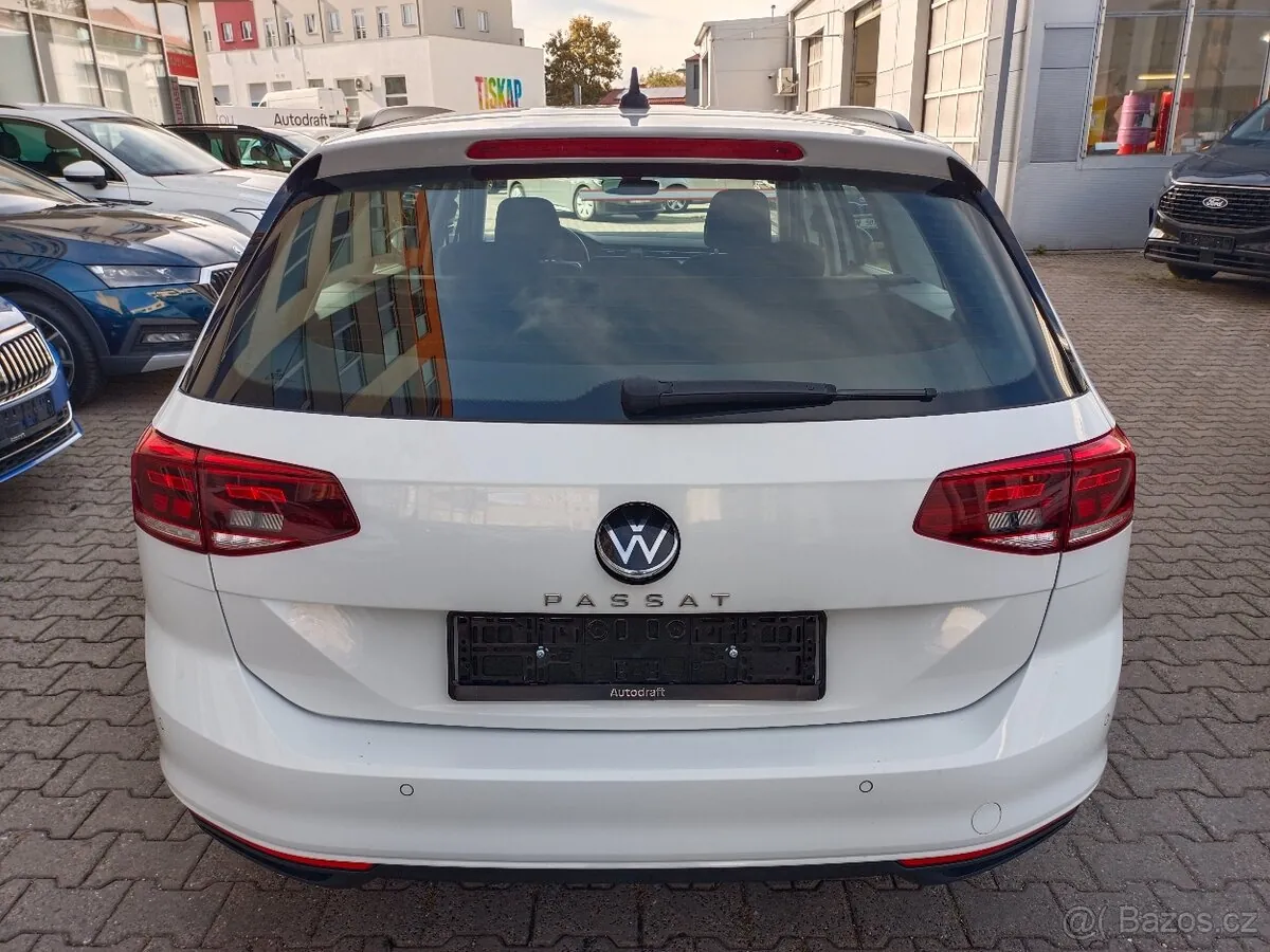 Volkswagen Passat 2022 photo 5