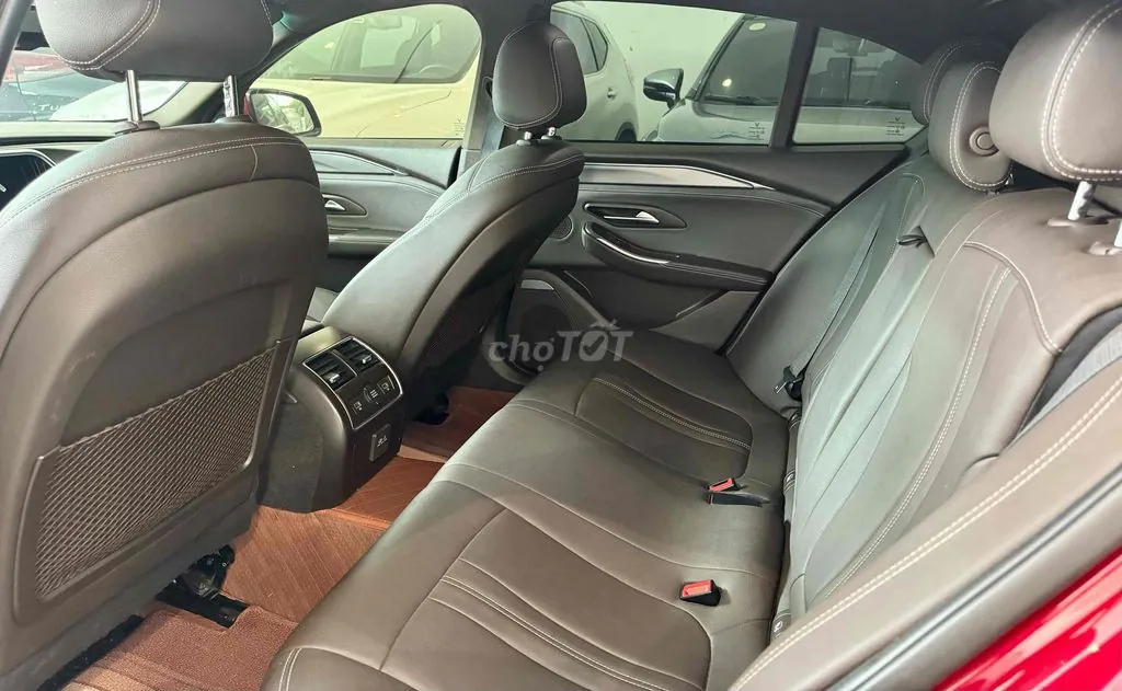 Vinfast Lux A2.0 2022 photo 2