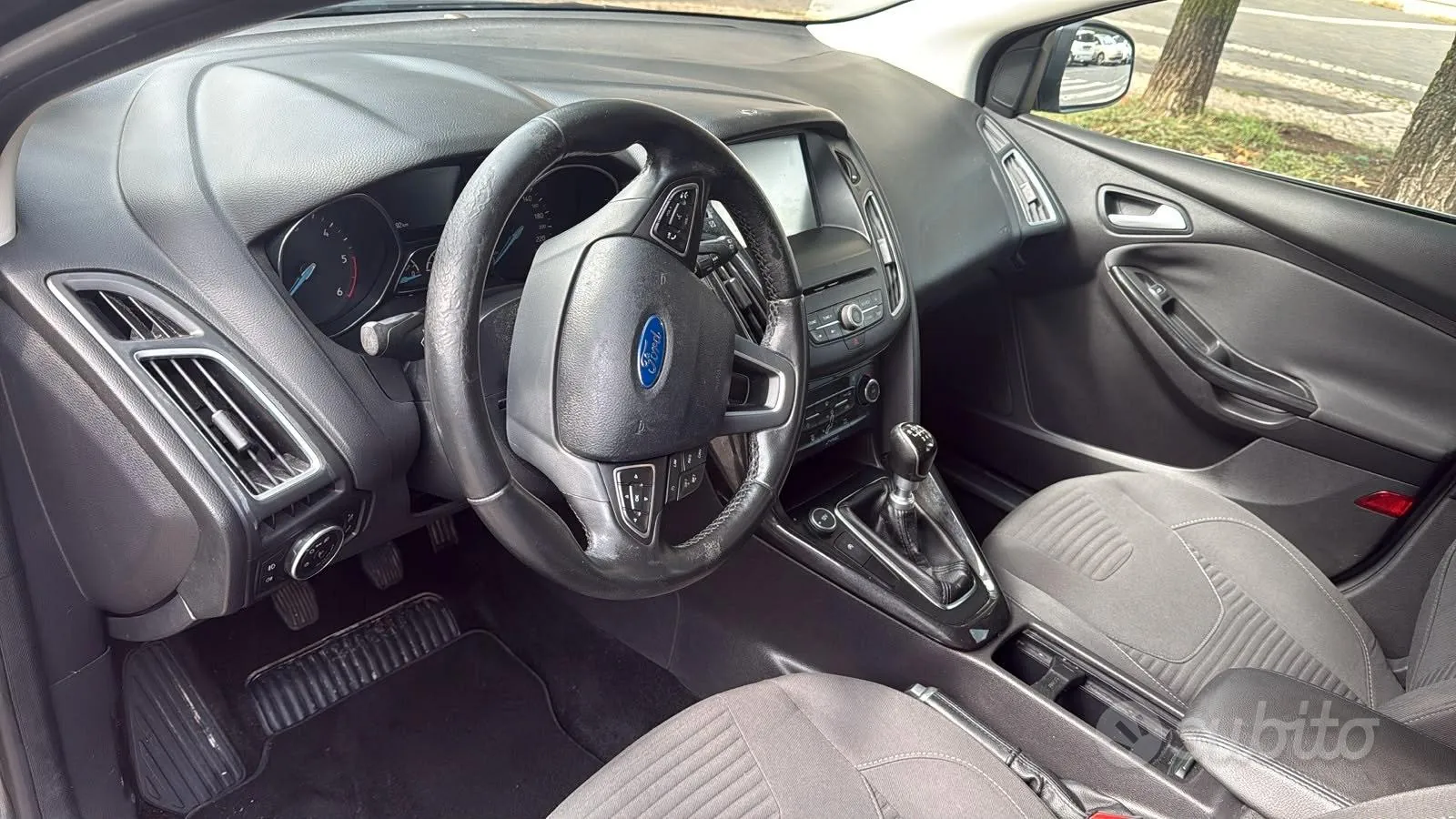 Ford Focus 2015 photo 2