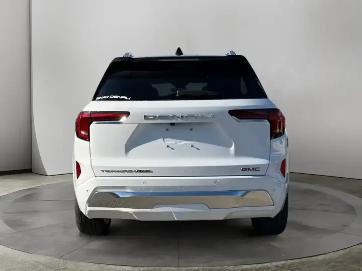 GMC Terrain 2027 photo 4