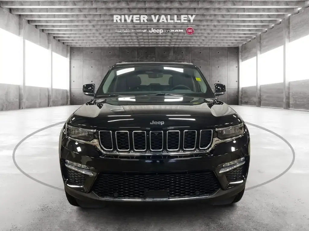 Jeep Grand Cherokee 2023 photo 2