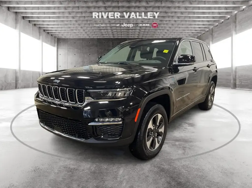 Jeep Grand Cherokee 2023 photo 3