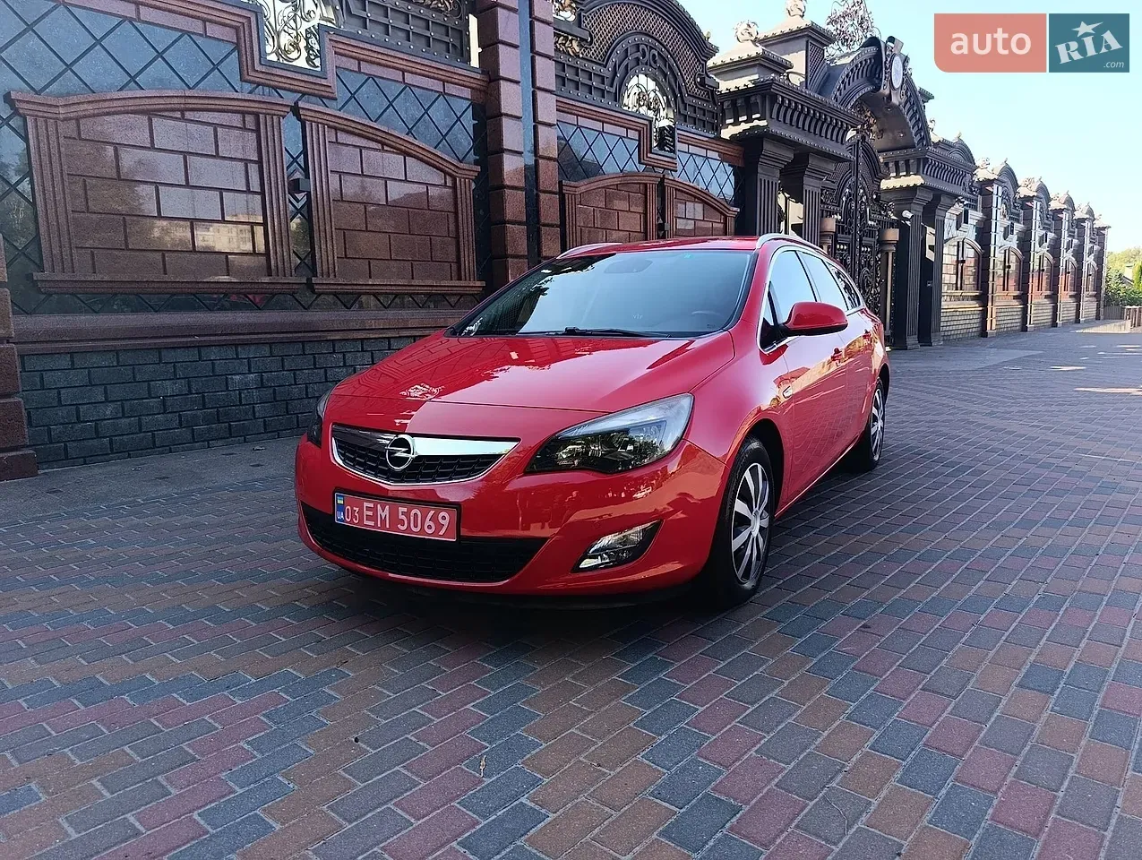 Opel Astra 2012 photo 2