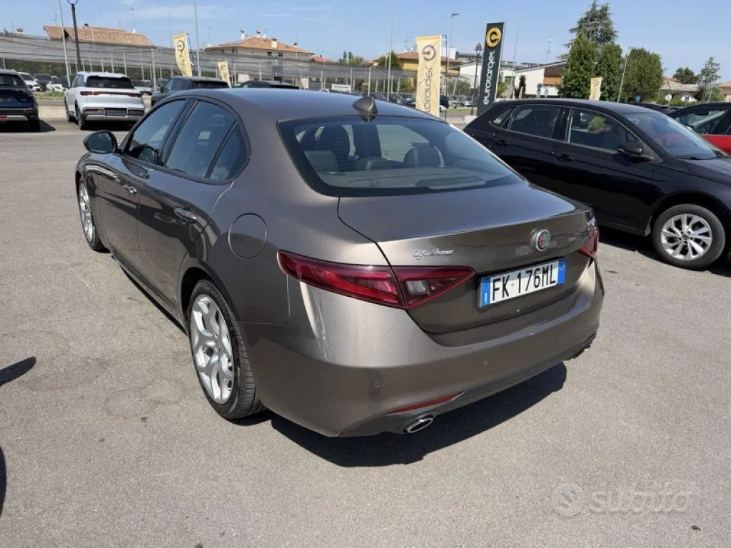 Alfa Romeo Giulia 2017 photo 2
