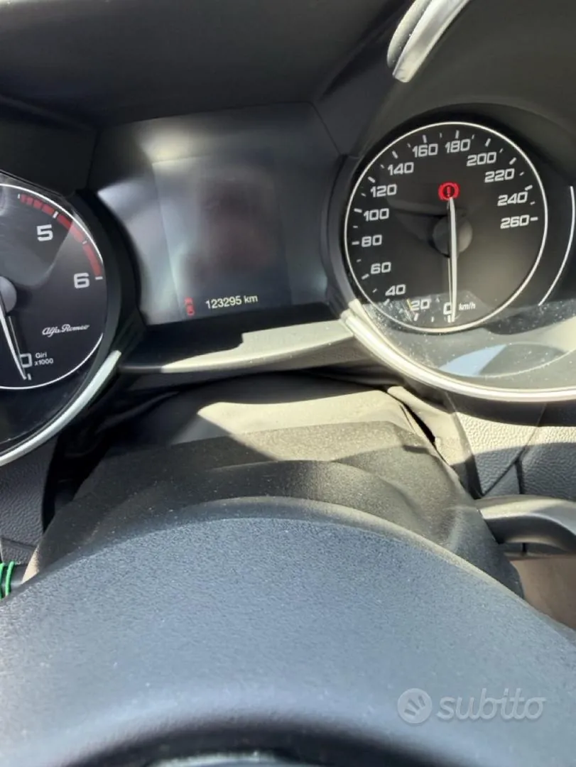 Alfa Romeo Giulia 2017 photo 5