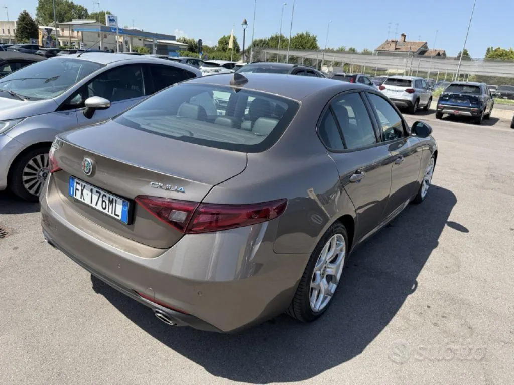 Alfa Romeo Giulia 2017 photo 4
