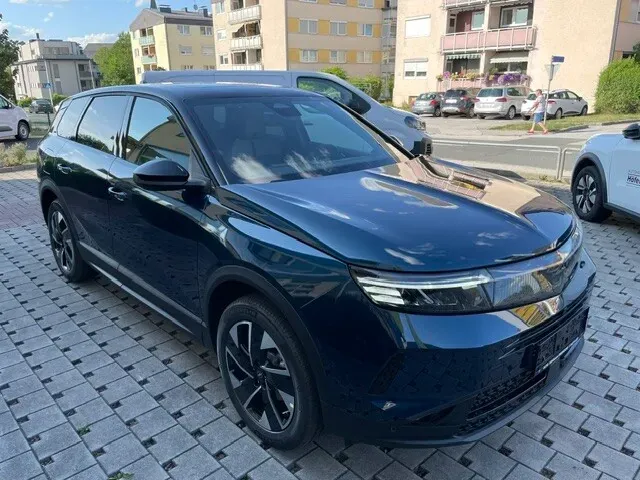 Opel Grandland photo 2