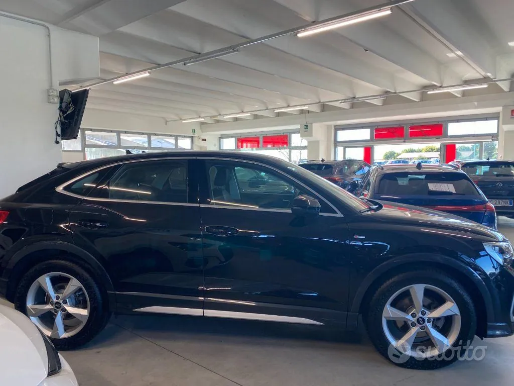 Audi Q3 2023 photo 3