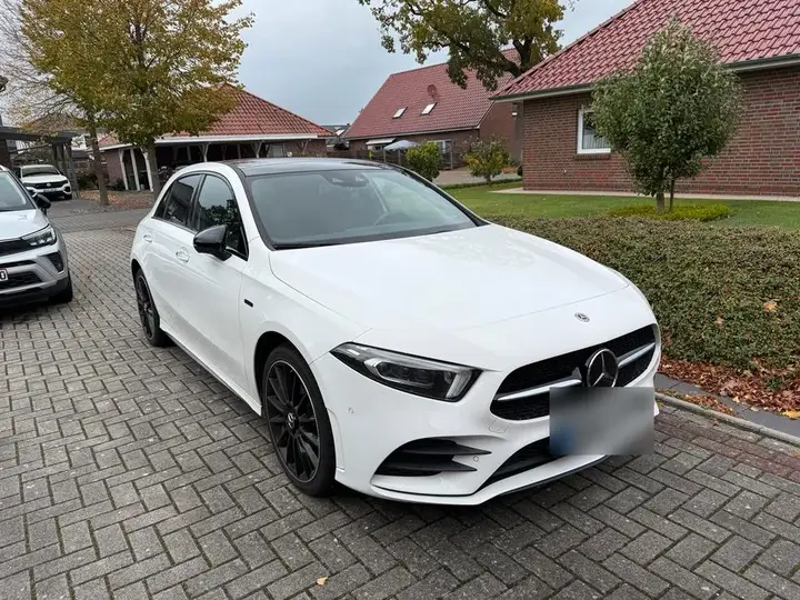 Mercedes-Benz A250E