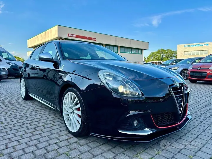 Alfa Romeo Giulietta 2011 photo 4