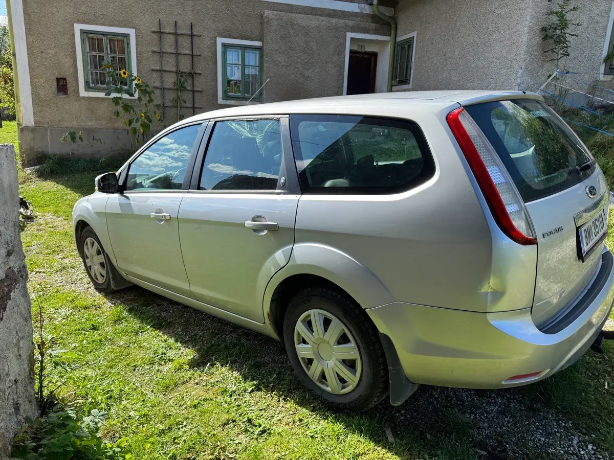 Ford Focus 2009 photo 3