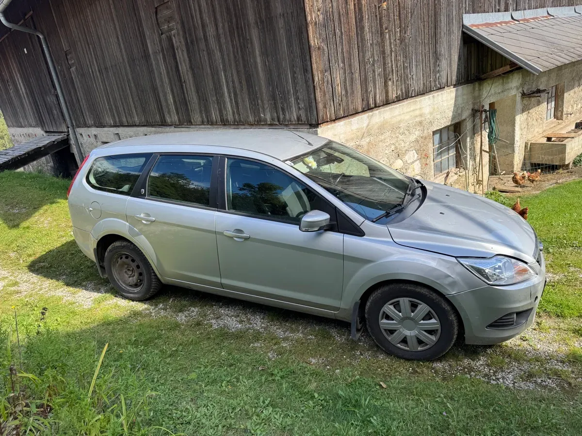 Ford Focus 2009 photo 2