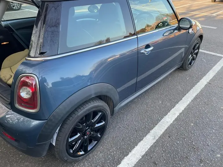 Mini Hatch 2010 photo 4