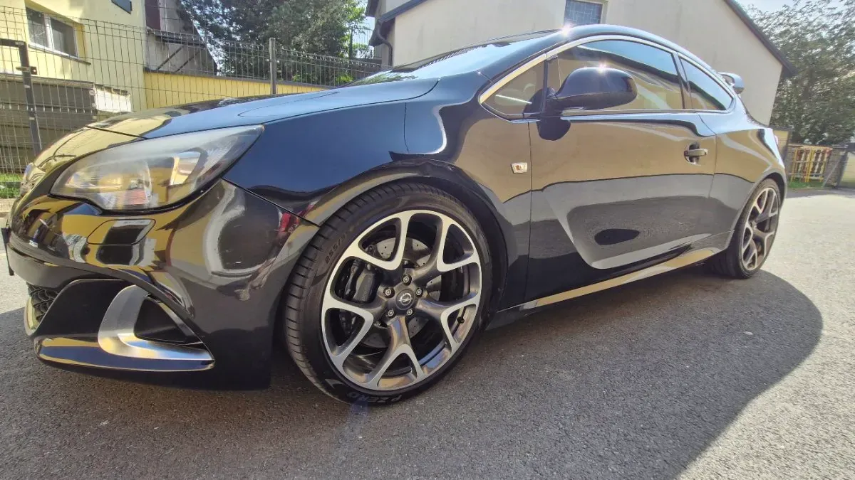 Opel Astra 2012 photo 3