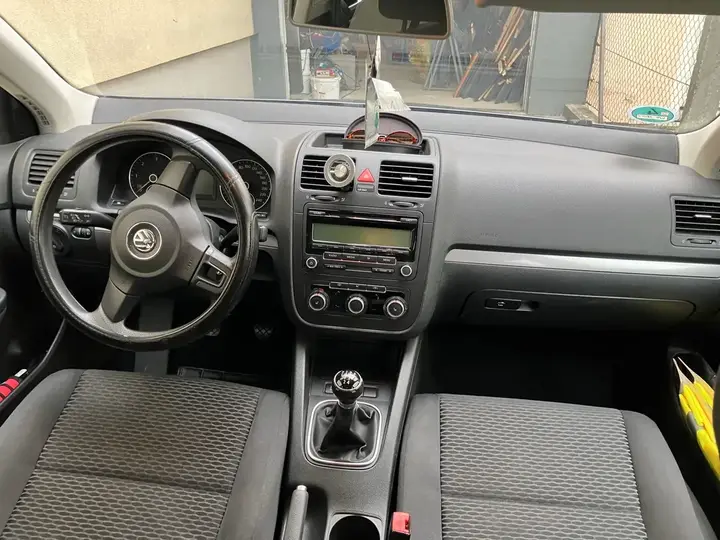 Volkswagen Jetta 2010 photo 3