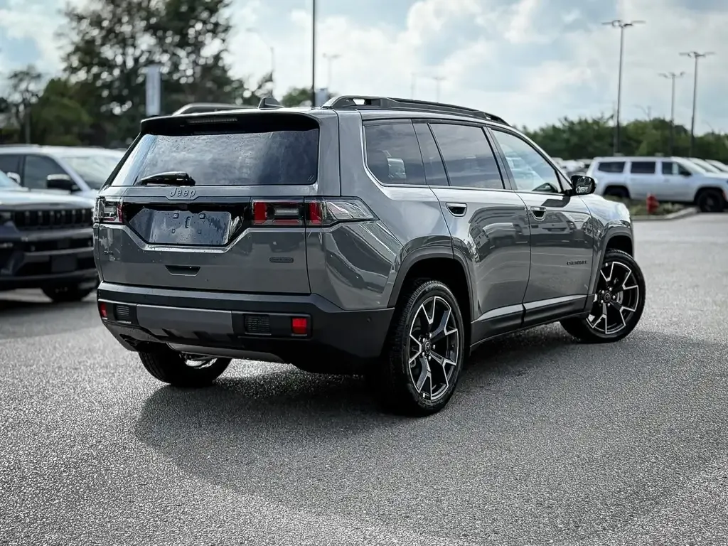 Jeep Cherokee 2026 photo 2