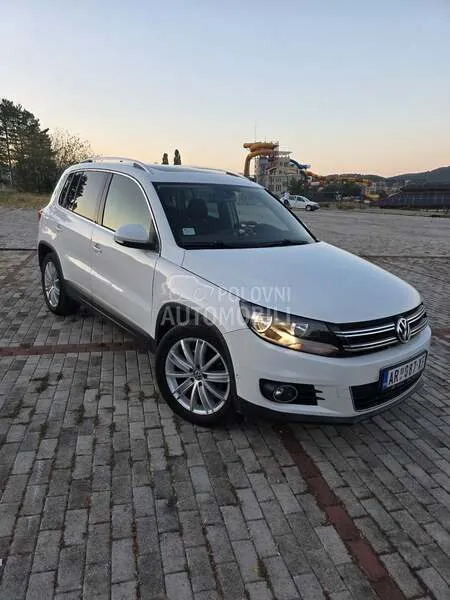 Volkswagen Tiguan 2012 photo 2