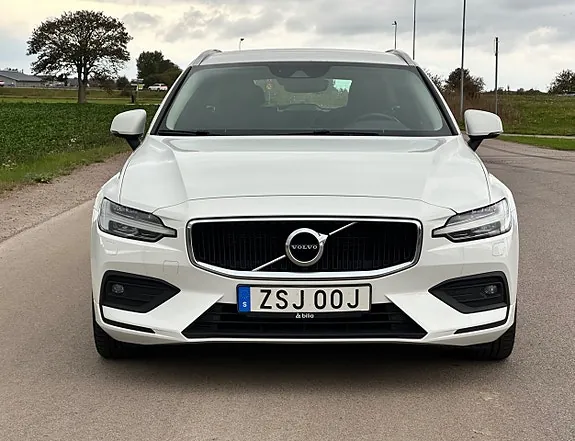 Volvo V60 2021 photo 2