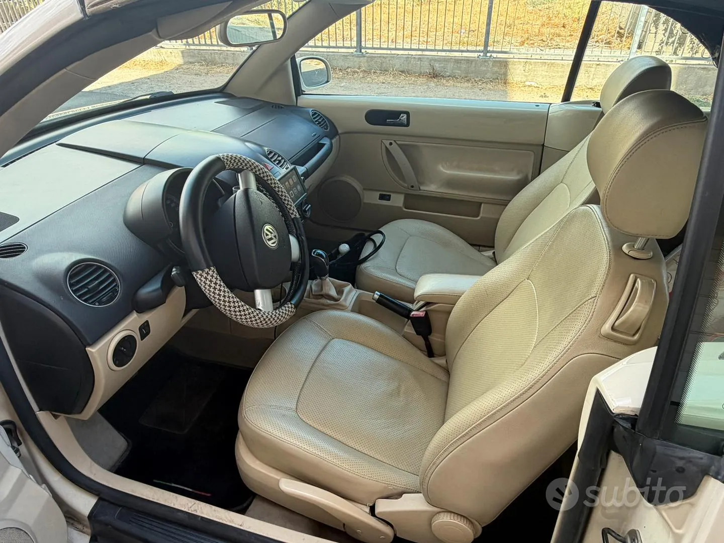 Volkswagen New Beetle 2009 photo 5