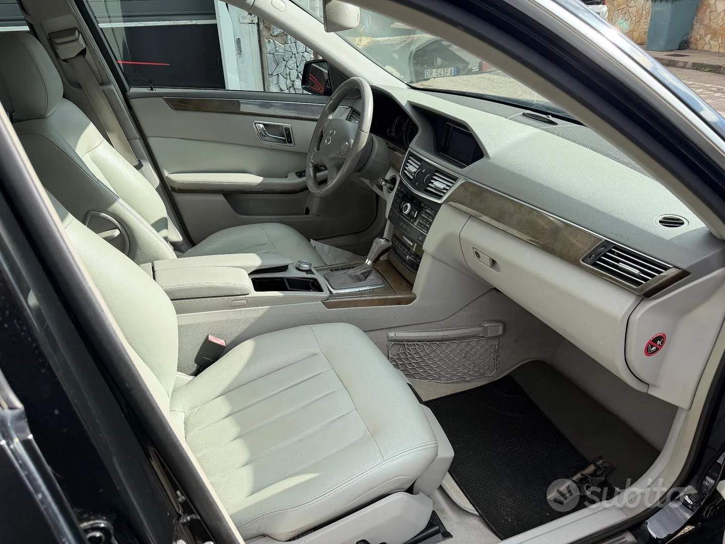 Mercedes-Benz E-Class 2011 photo 5