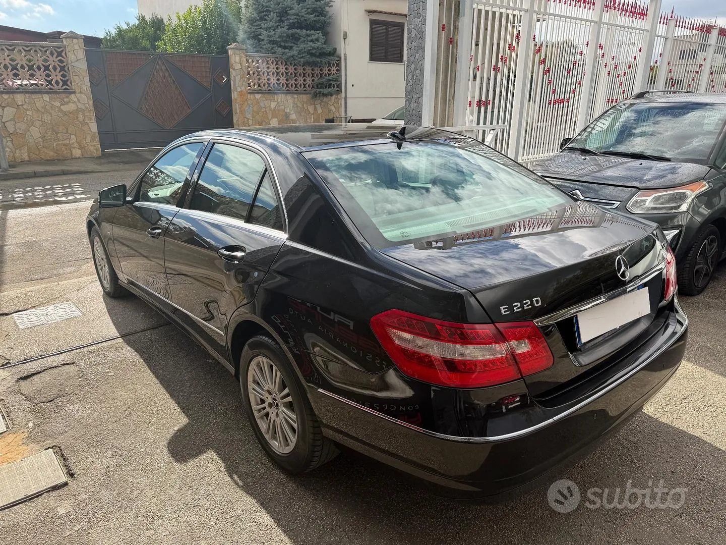 Mercedes-Benz E-Class 2011 photo 4