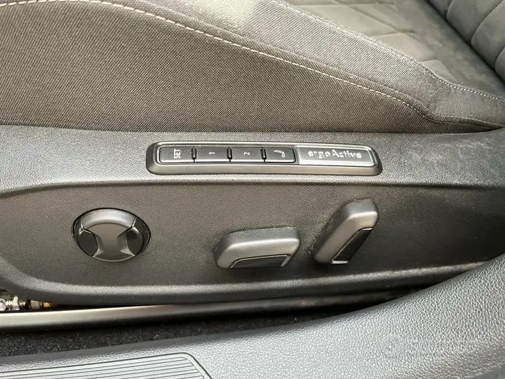 Volkswagen Golf 2022 photo 3