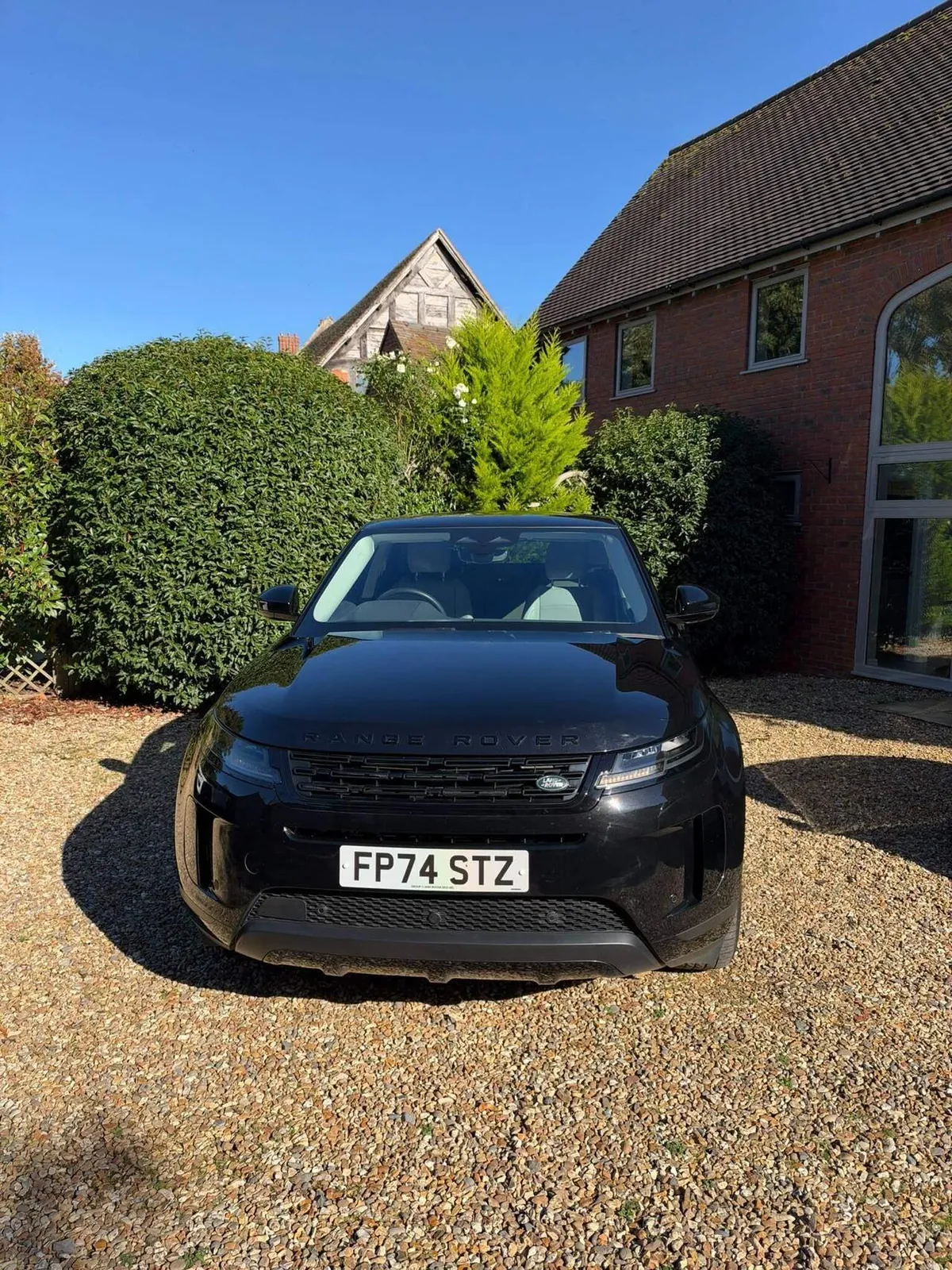 Land Rover Range Rover Evoque 2025 photo 2