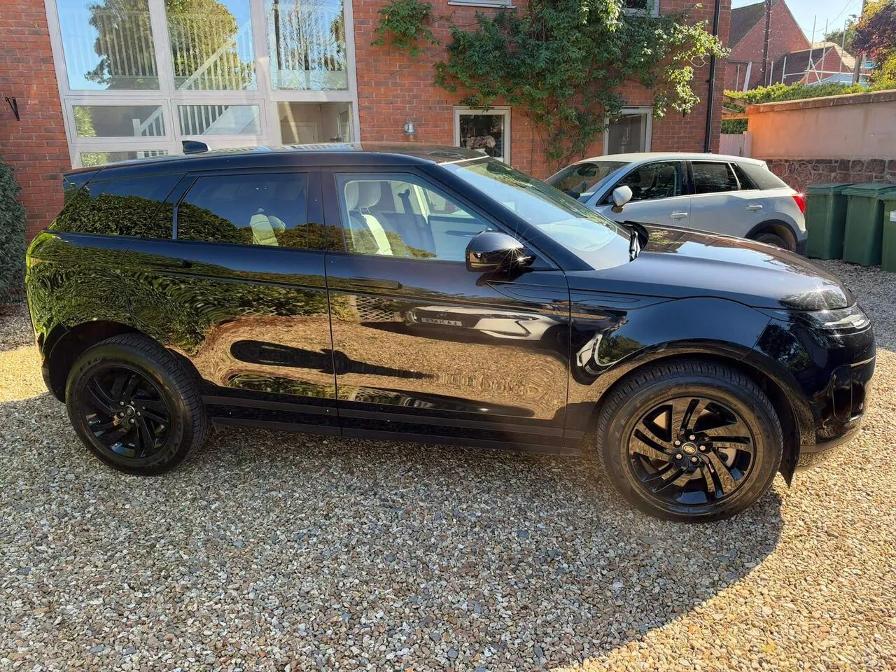 Land Rover Range Rover Evoque 2025 photo 4