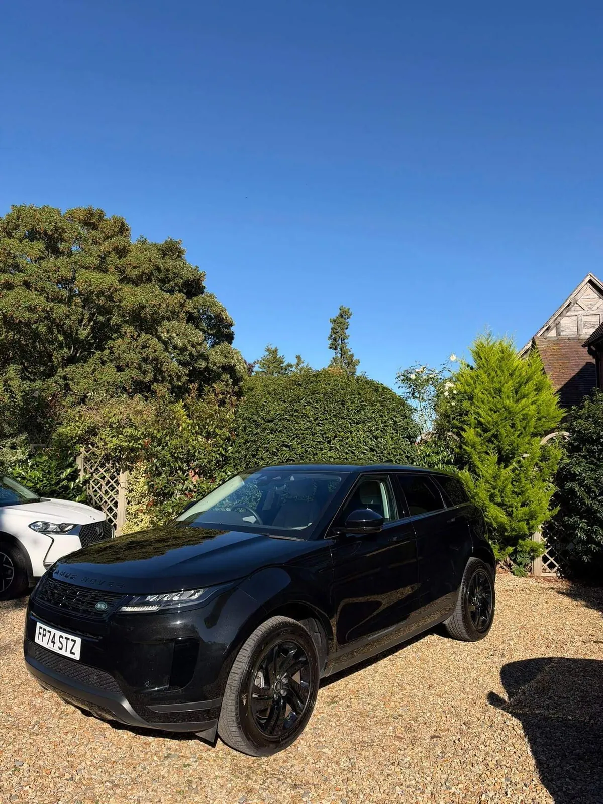 Land Rover Range Rover Evoque 2025 photo 3