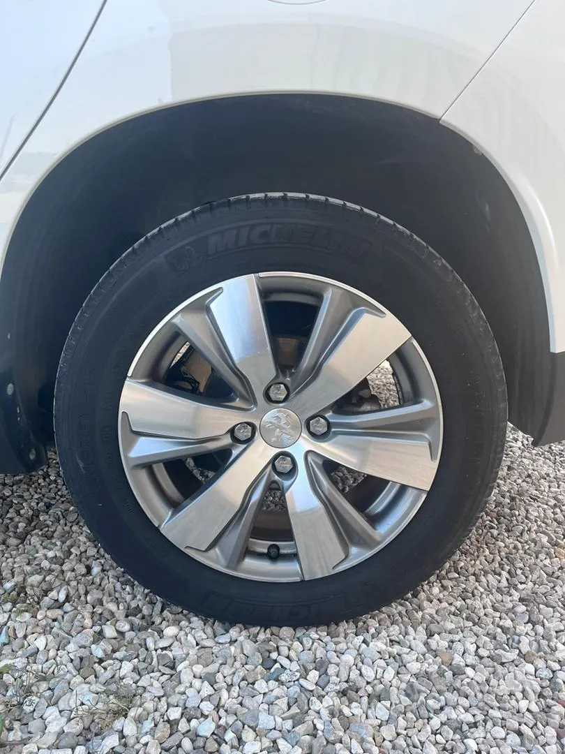 Peugeot 2008 2015 photo 2