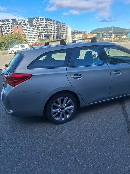 Toyota Auris 2013 photo 3