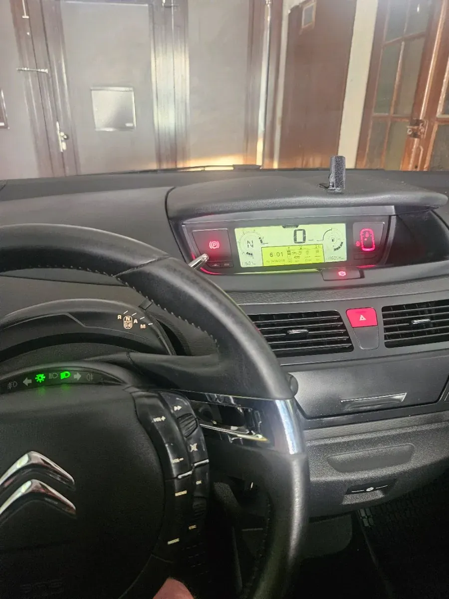 Citroen C4 Picasso 2011 photo 3