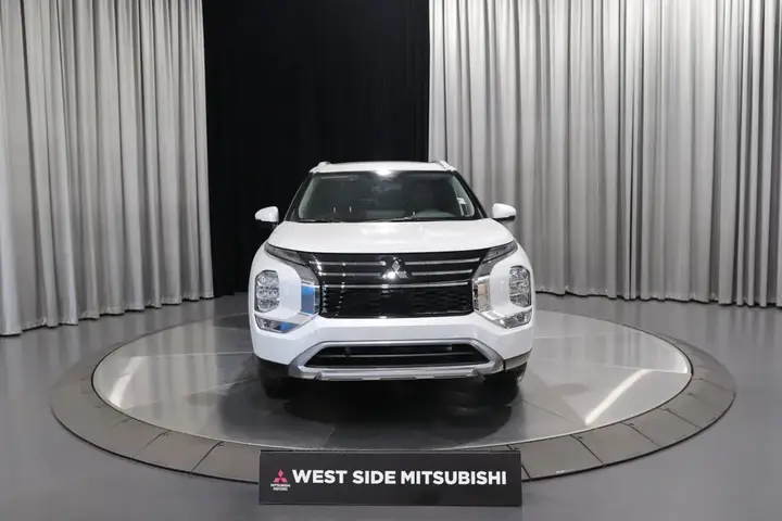 Mitsubishi Outlander 2026 photo 2