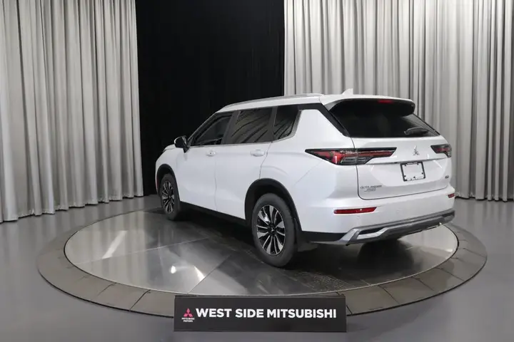 Mitsubishi Outlander 2026 photo 4