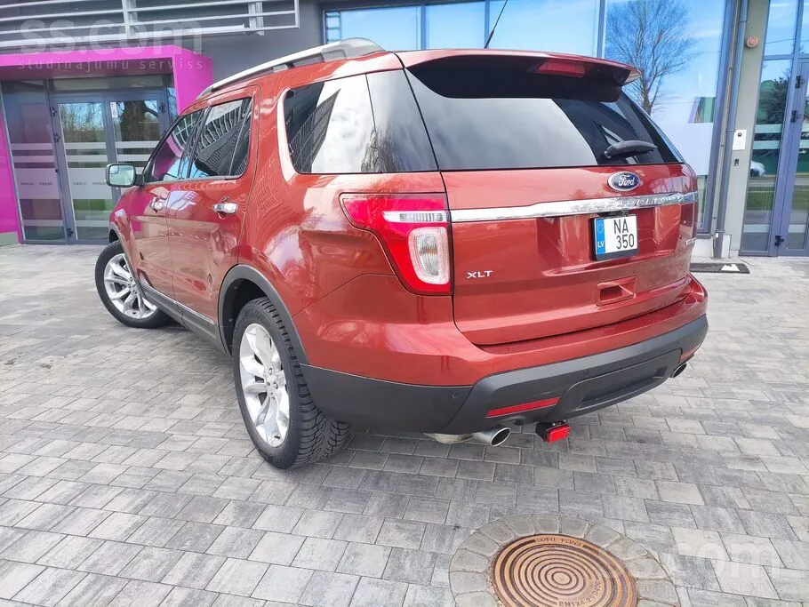 Ford Explorer 2014 photo 3