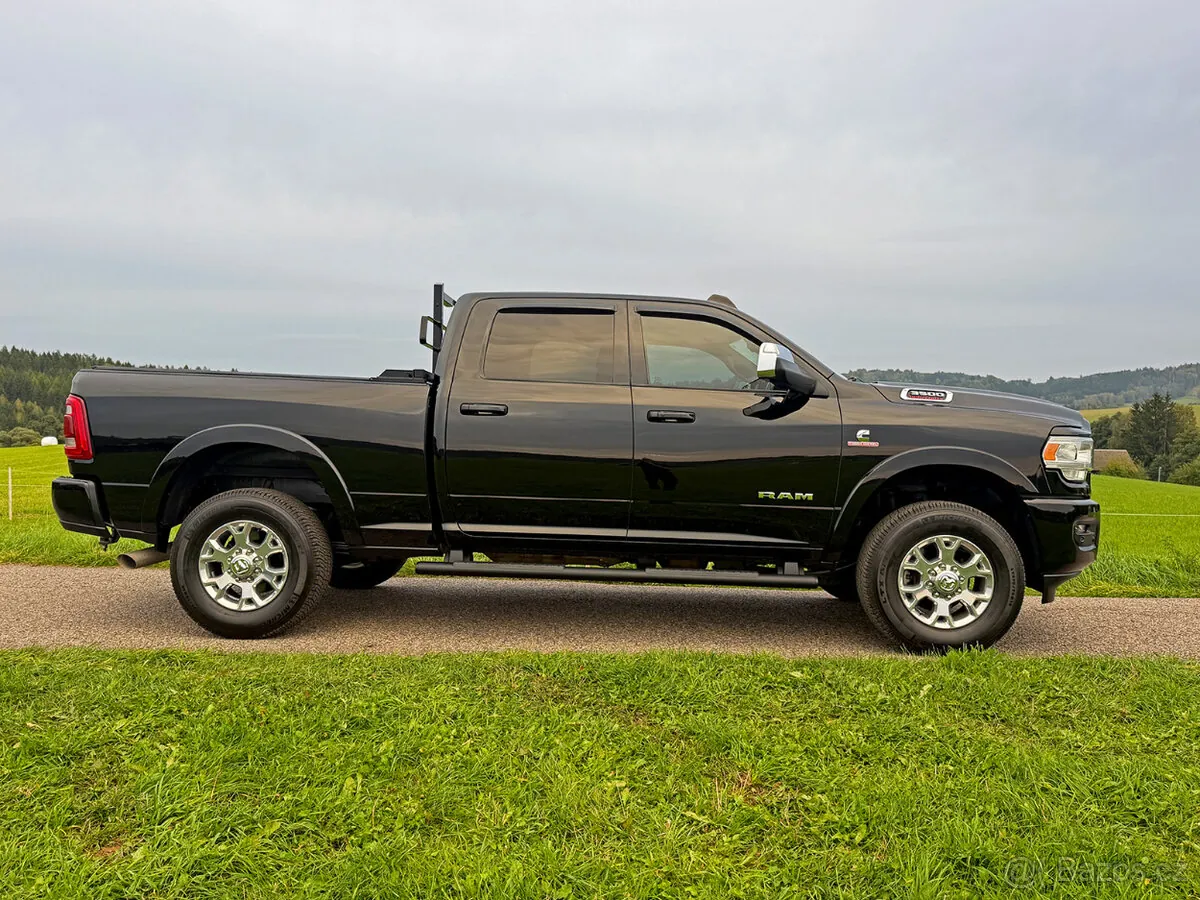 Dodge Ram 3500 Laramie 2022 photo 5