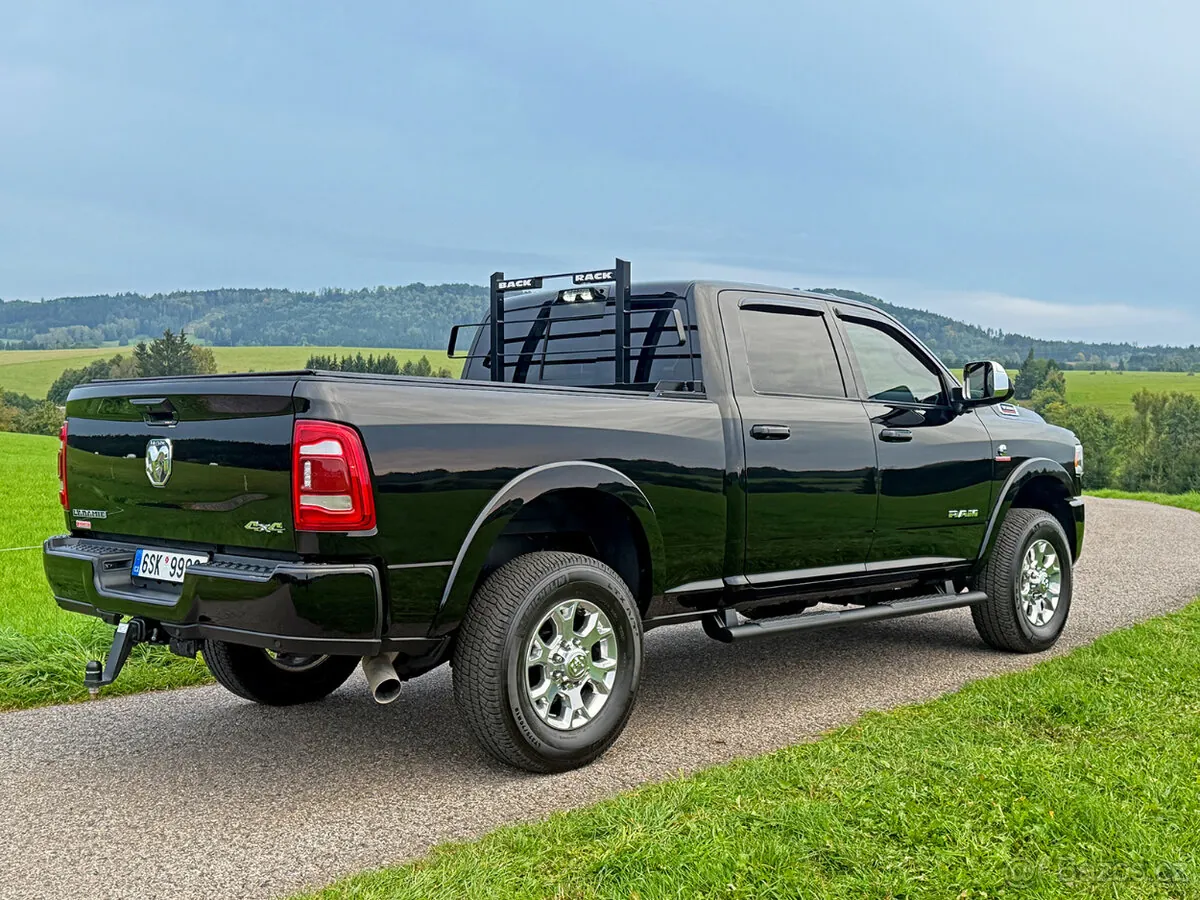 Dodge Ram 3500 Laramie 2022 photo 3
