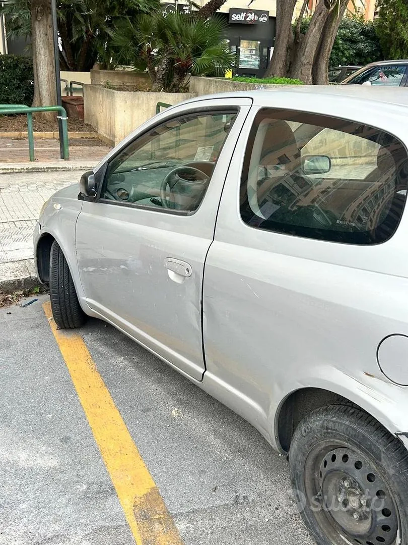 Toyota Yaris 2001 photo 3