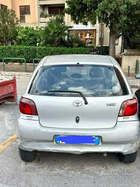Toyota Yaris 2001 photo 2